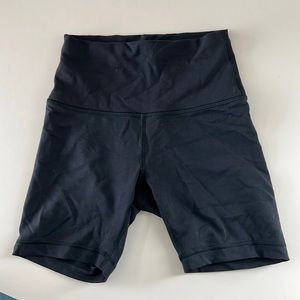 Wunder train high-rise short 6”